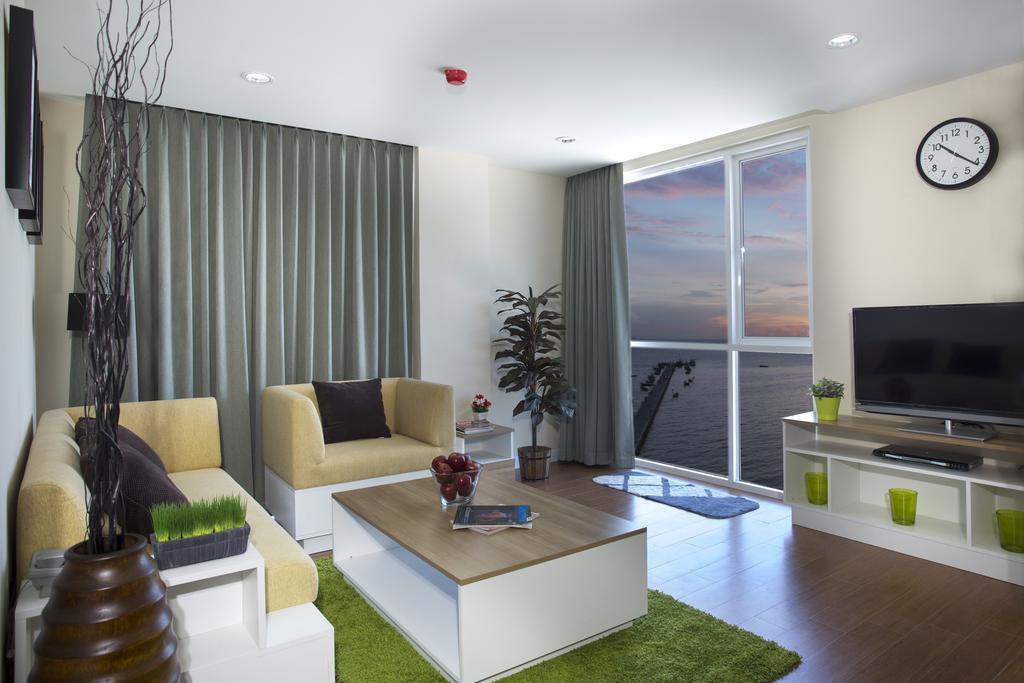 Bbg Seaside Luxurious Service Apartment Bangsaen Pokoj fotografie